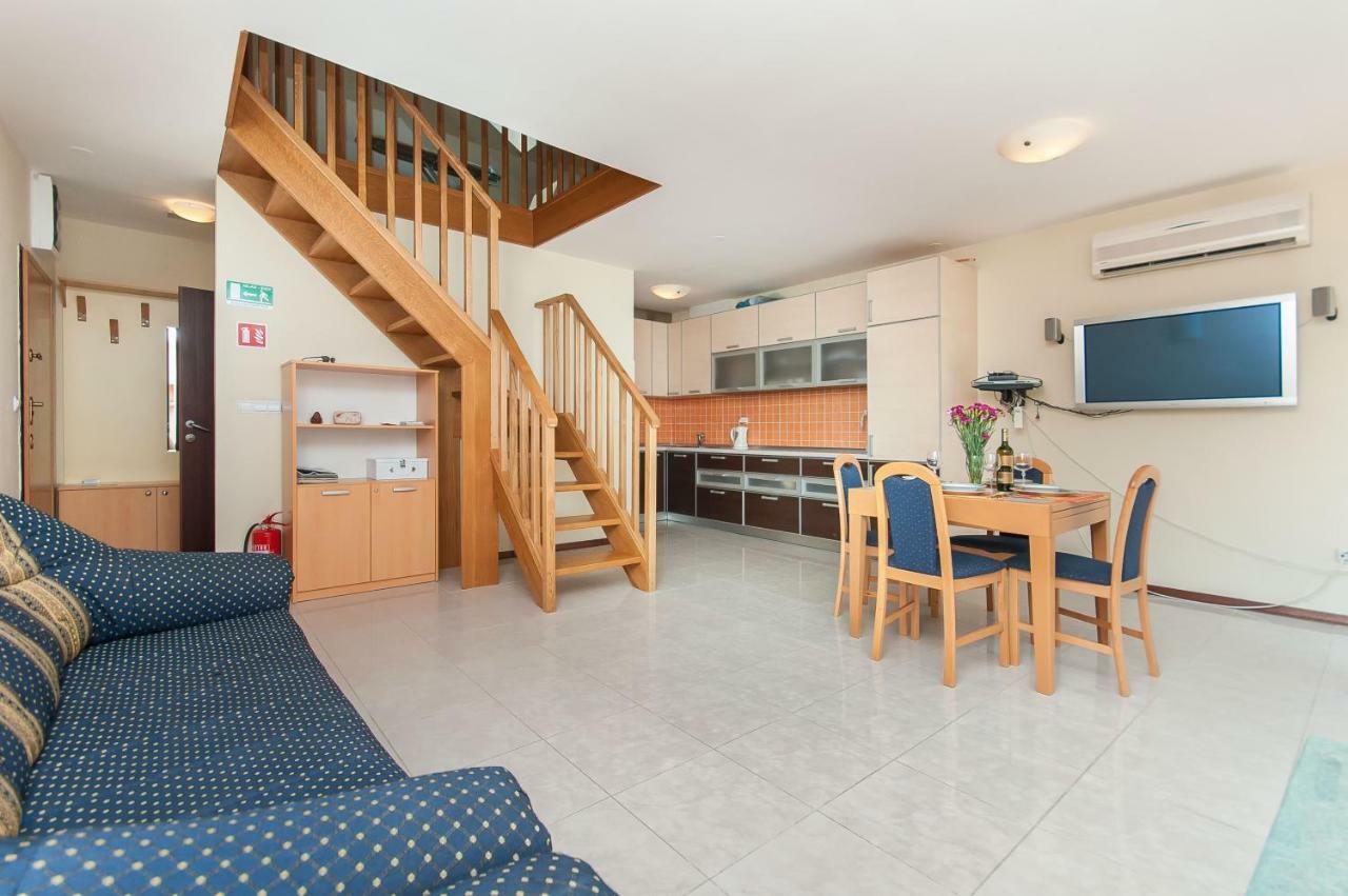 Modern New Flat Next To River Cetina Omis Exterior photo