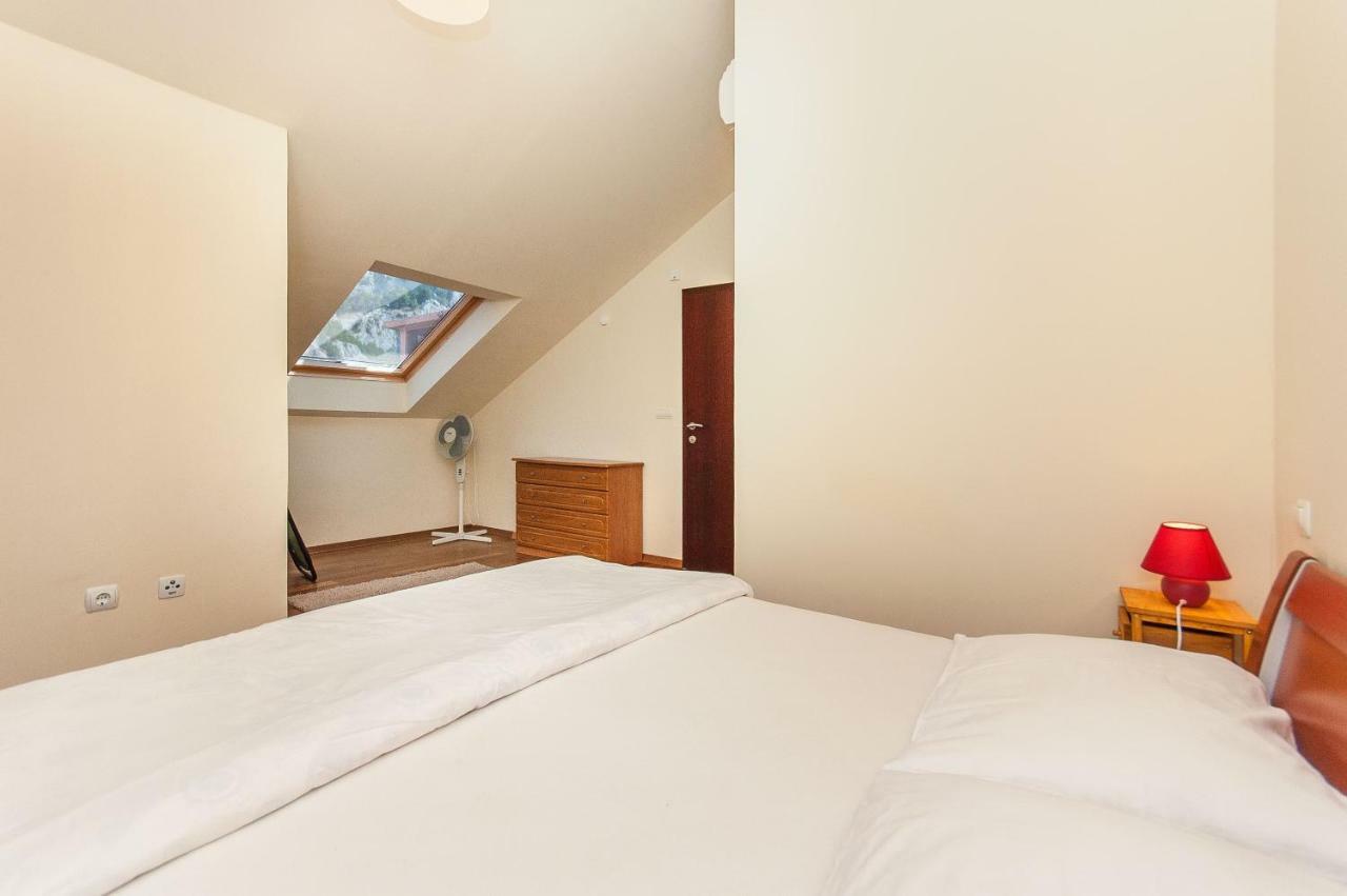 Modern New Flat Next To River Cetina Omis Exterior photo